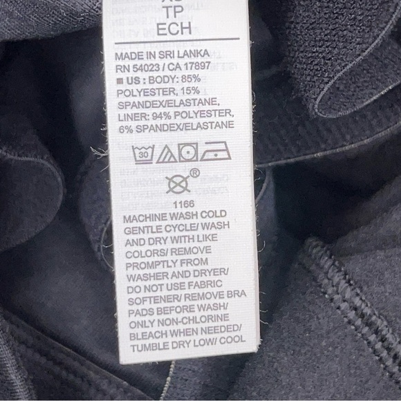 XS Old Navy Black Athletic Cropped Tank Cloudcomfy Built In Bra Activewear - Picture 13 of 13
